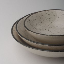 Bowl ø19.5 cm H: 5.5 cm - Gaya Atelier light grey speckled