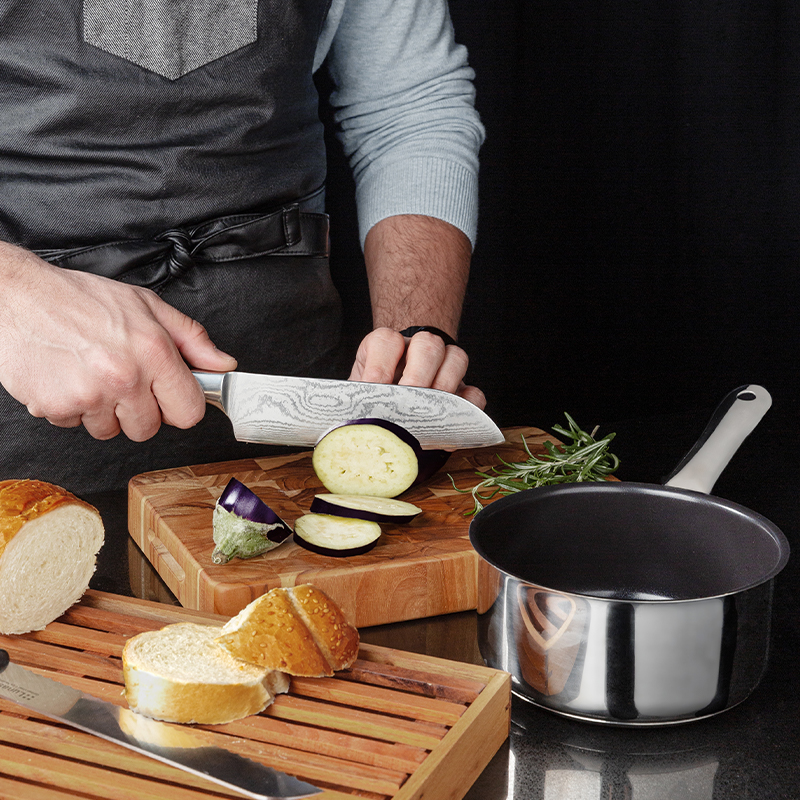 Vor dem Kochen muss das richtige Messer gewählt werden